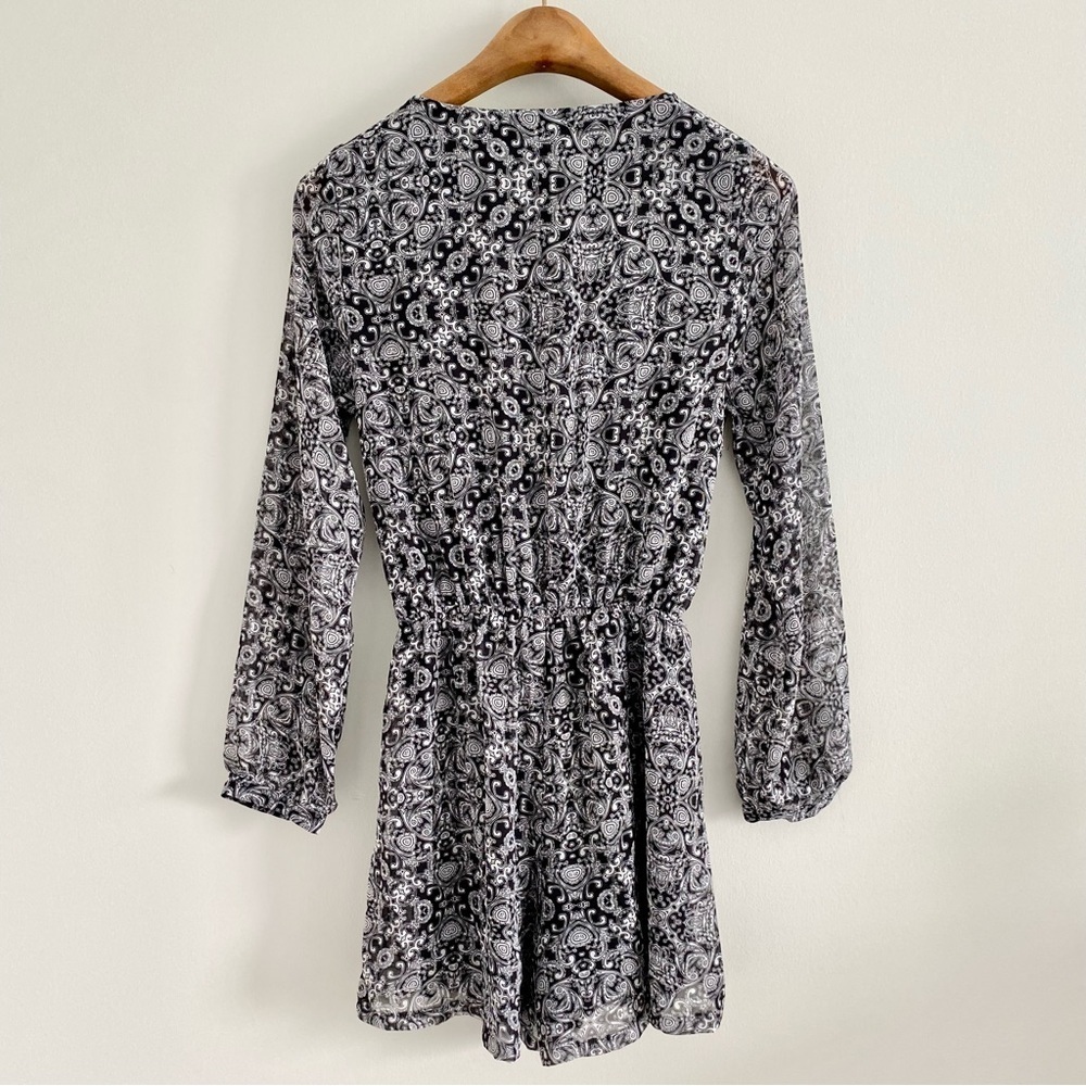 Express Black & White Paisley Romper Size XS - Picture 4 of 4